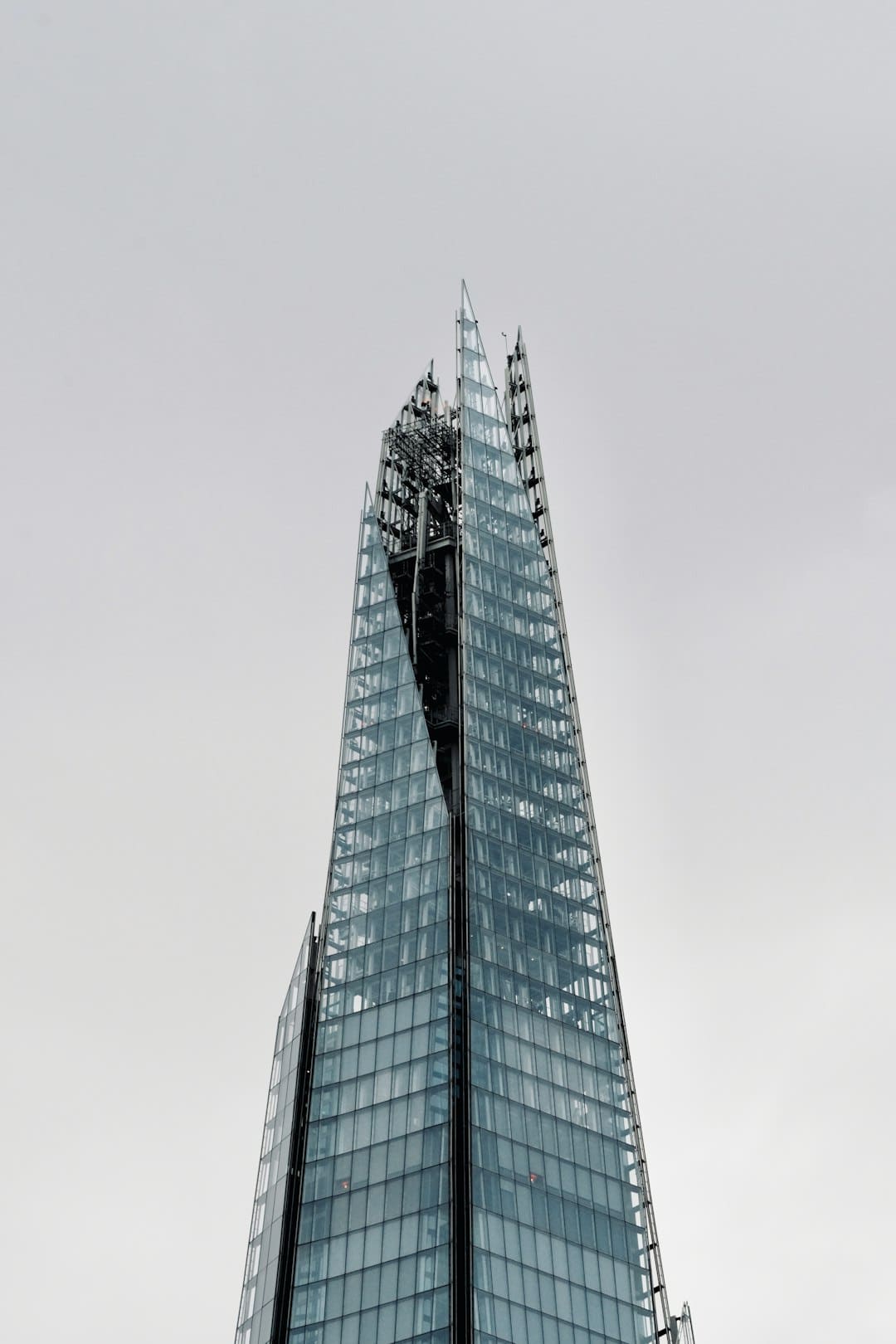 “成长型“英子 《我是歌手》终极袭榜赛中重夺榜首